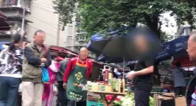 梳子一梳头发就黑了,梳头发变黑的梳子是真的吗