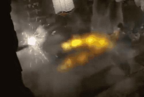 一招教你看手机屏幕,一天到晚都在看手机的结果是什么