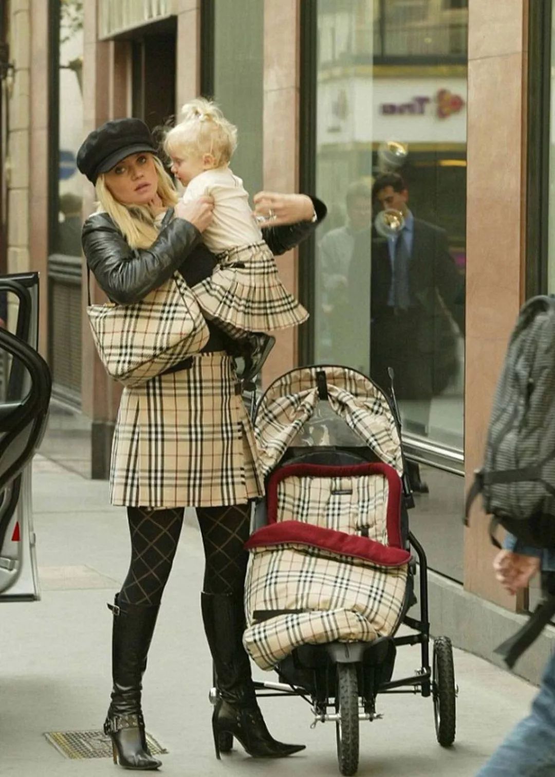 burberry英伦绅士风格,burberry男士heritagetrench风衣