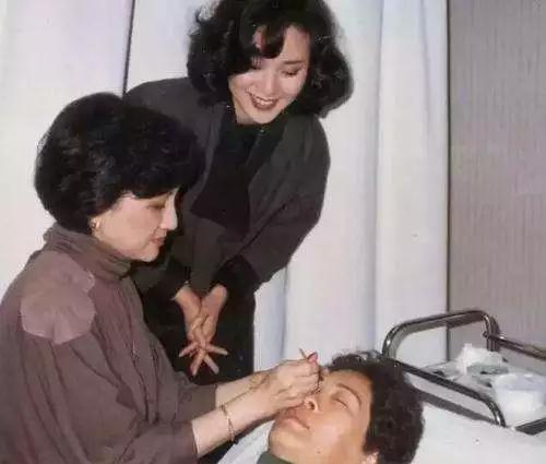 好姑娘是怎么一点一点变坏的(1980-1989)--艰难的叛逆和漫长的告别