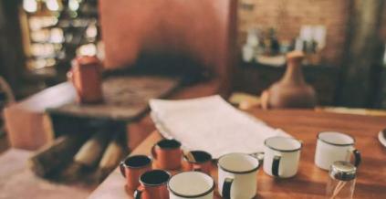 劣质不锈钢水杯对人有什么危害,不锈钢杯与玻璃杯哪个喝水安全