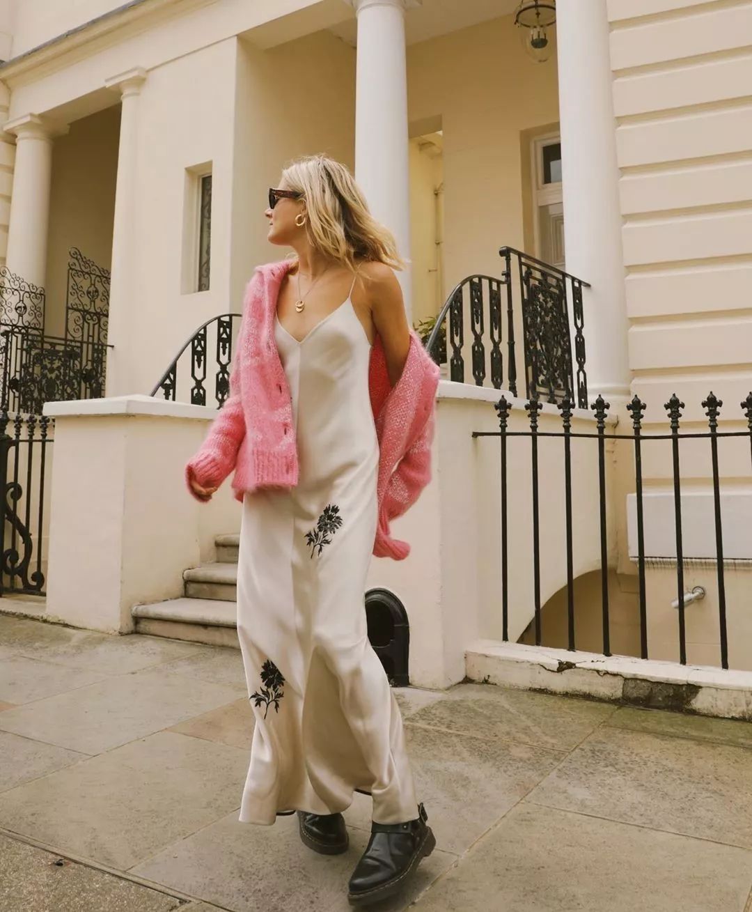 钟楚曦新中式穿搭同款,高级脸的钟楚曦独爱港风式穿搭