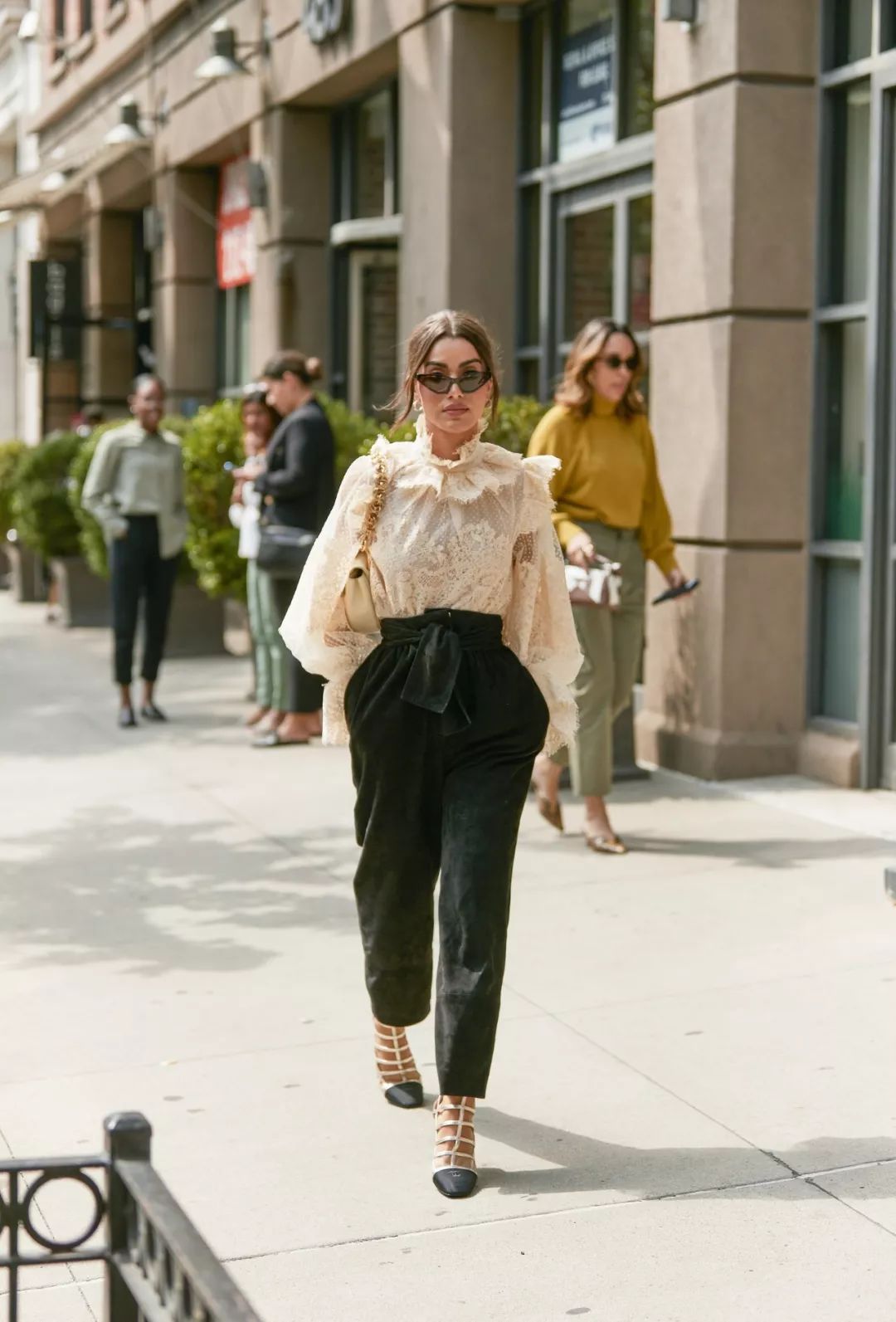 怎么调出跟钟楚曦一样的复古风,钟楚曦新中式穿搭同款