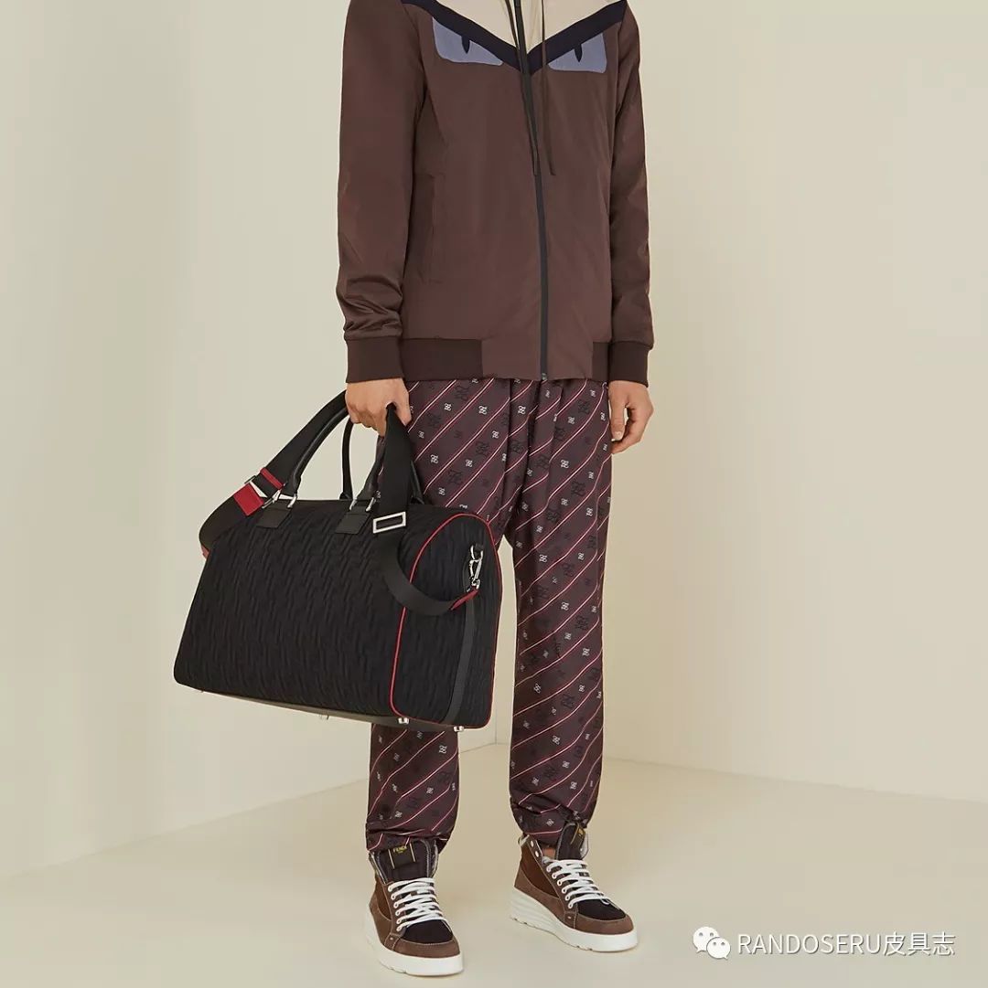 摊上个男人,这么爱奢侈品包包真是个奇葩?