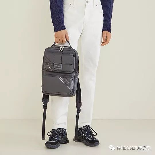 摊上个男人,这么爱奢侈品包包真是个奇葩?