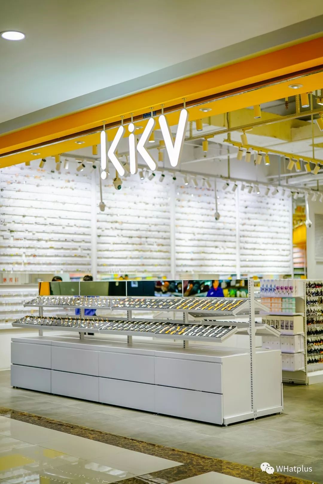 老年人才*淘宝刷**，年轻人都去逛超市了