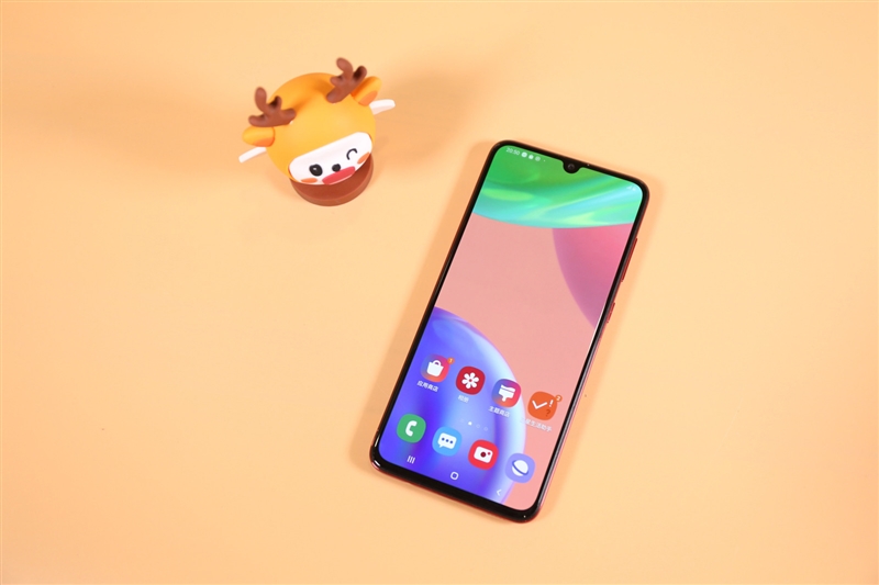 中端机还能如此漂亮三星GalaxyA70s评测：最轻薄的6400万三摄之作