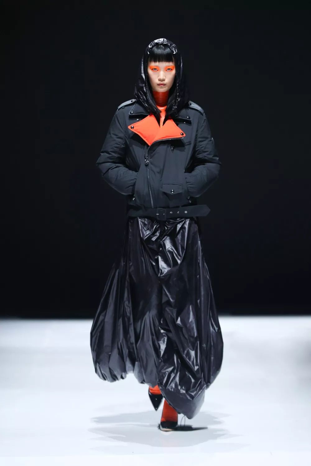 爱马仕传奇钦点，海外ins求代购，波司登X高缇耶联名火爆全球？