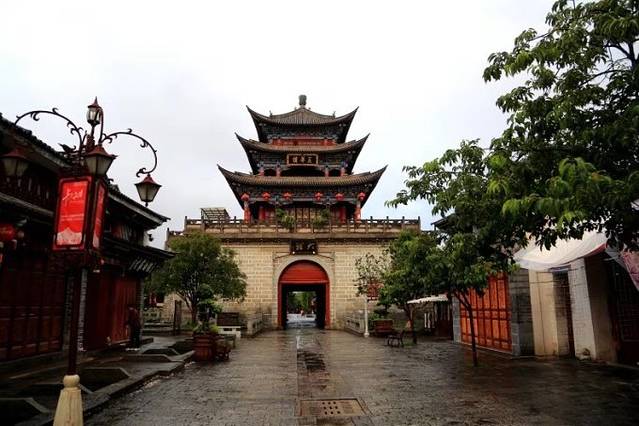 泸沽湖虎跳峡香格里拉怎么坐车,丽江香格里拉泸沽湖虎跳峡