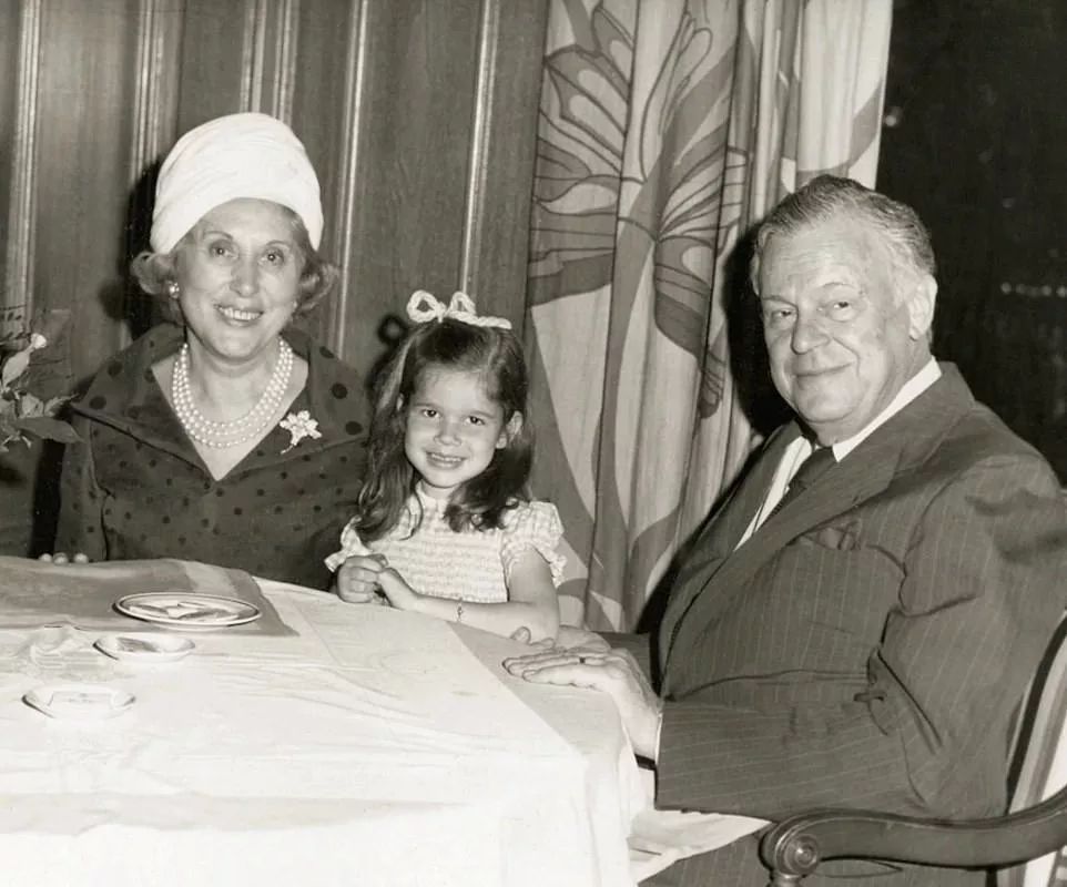 雅诗兰黛的家族传承,雅诗兰黛家族的传奇