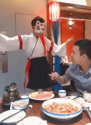 网红餐厅土味表演,网红餐厅的土味表演