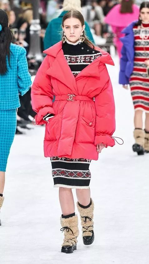 穿衣达人教你如何搭配羽绒服,教你冬季羽绒服的穿衣搭配