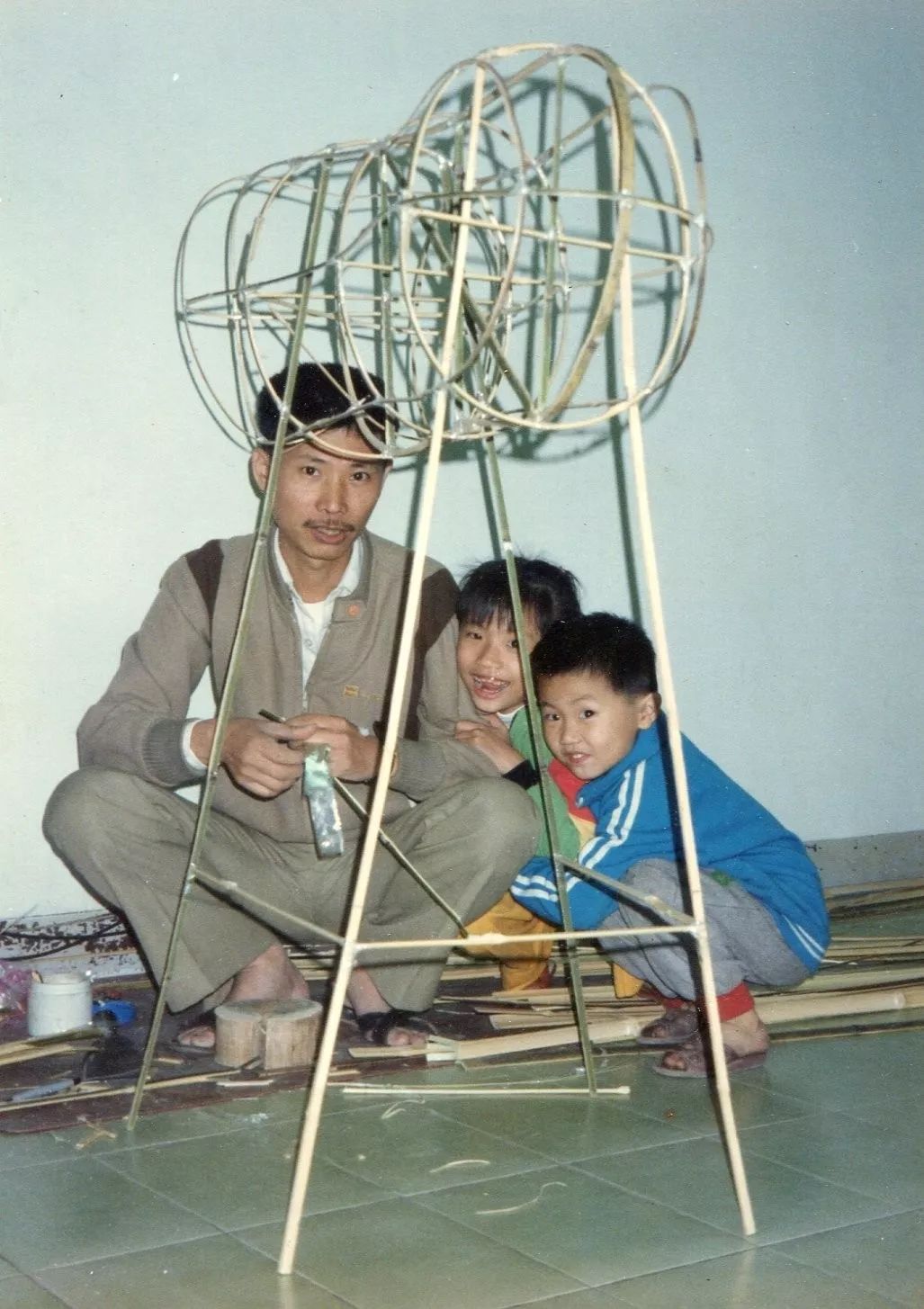 中国人烧给死人的纸扎，登上巴黎设计周，还被法国博物馆收藏