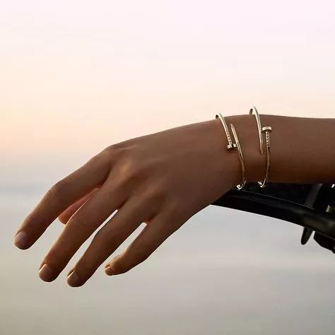 女人买珠宝是最聪明的,25岁女生买珠宝买什么