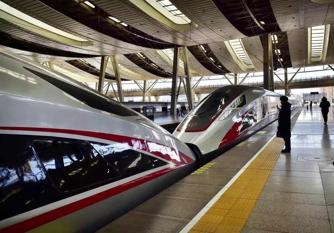 一个月放10到12天假期,下个月有13天假吗