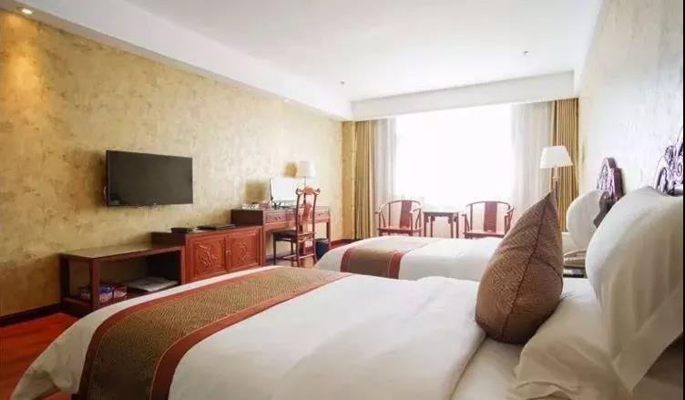 酒店里床尾那个布是什么啊,酒店床尾放块布是什么意思