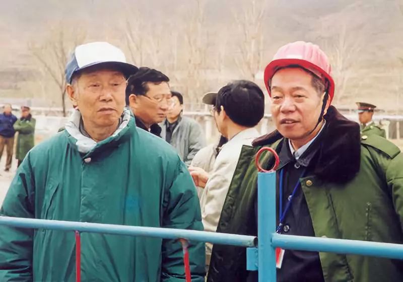 又一名巨星陨落了,又一位巨星陨落完整视频