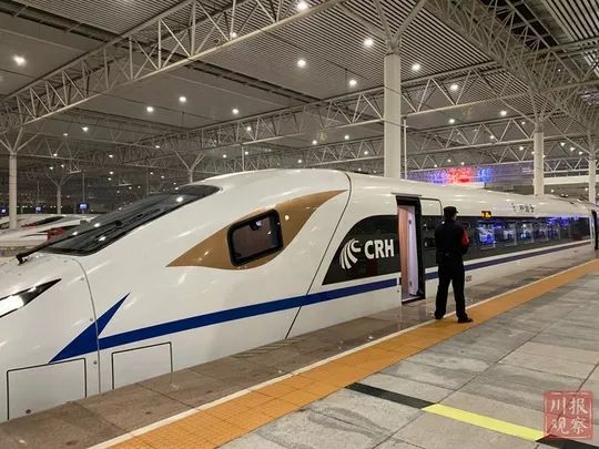 重庆贵阳高铁开通时间,成都贵阳重庆开通环线高铁