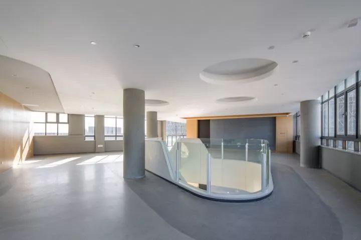 拒绝“千校一律”,浙大教院附中完成漂浮立体校园