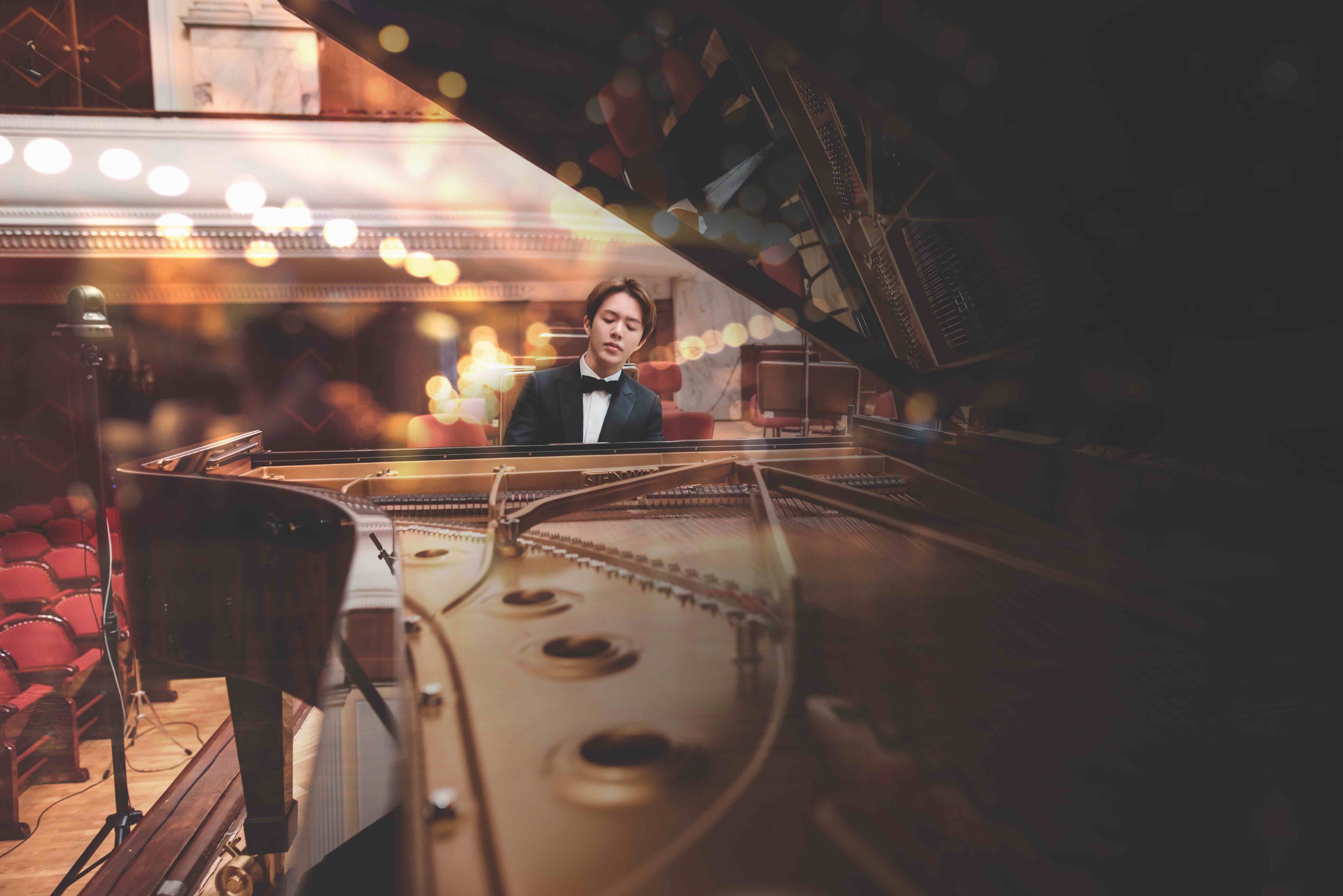 李云迪指挥肖邦第一与第二协奏曲,李云迪合作舞台