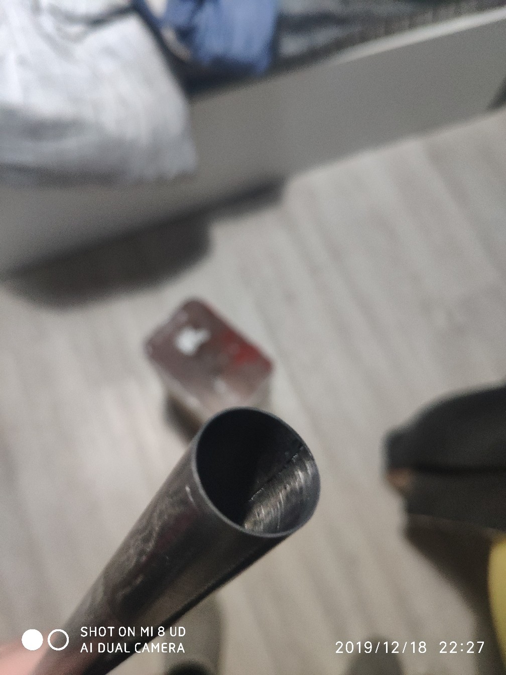 鱼竿被502胶水粘住拉不出来怎么办,鱼竿破裂最好的修复方法