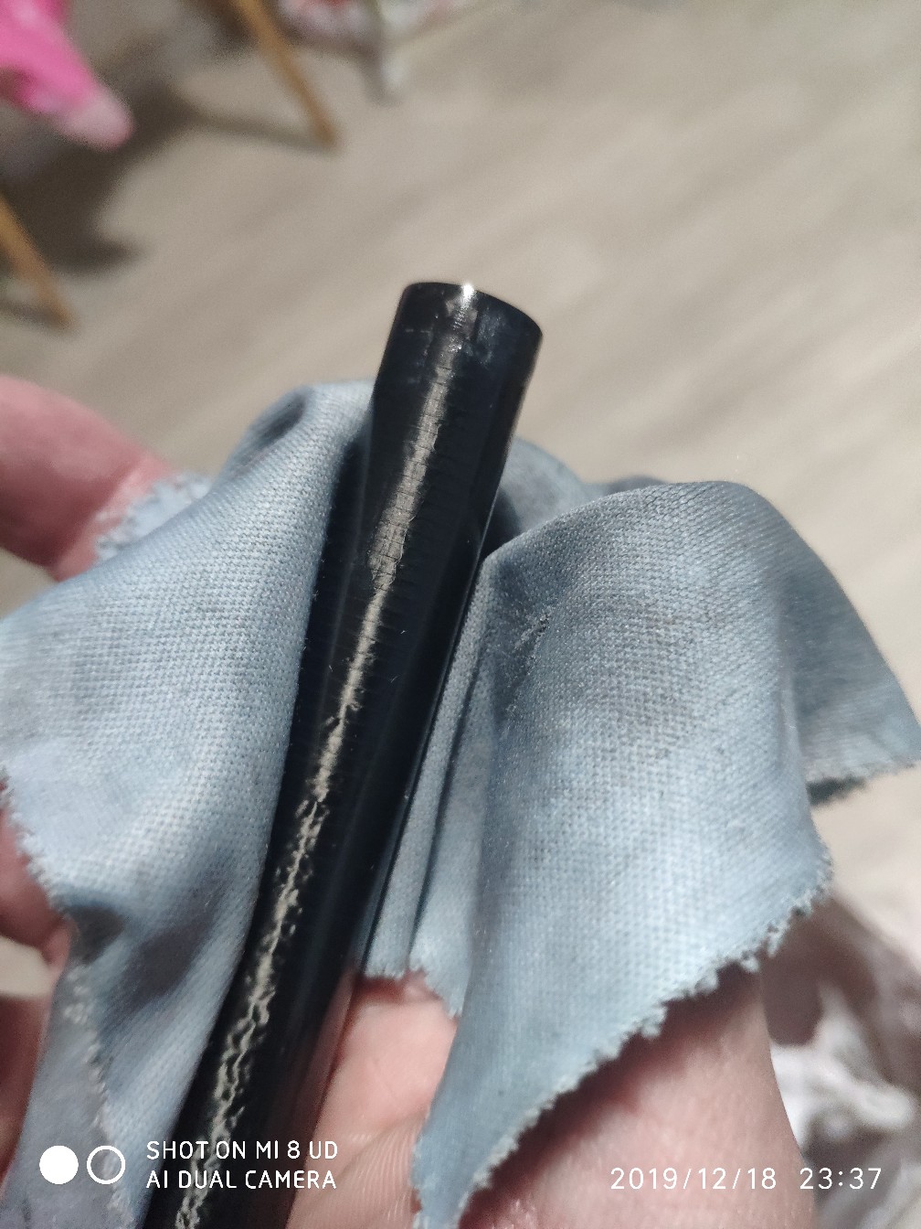 鱼竿被502胶水粘住拉不出来怎么办,鱼竿破裂最好的修复方法