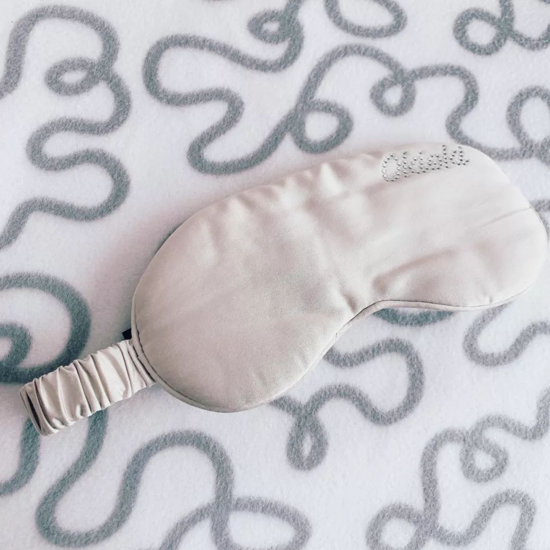 丑的人戴上口罩为什么颜值变高了 (口罩最提升颜值的单品)