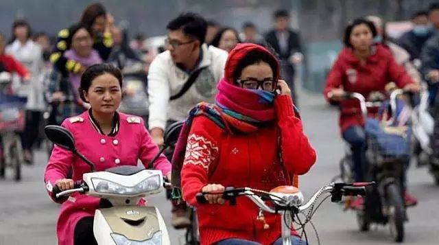 穿衣小技巧冬天这样穿很显腿长,冬天穿什么腿不冷还轻松不显臃肿