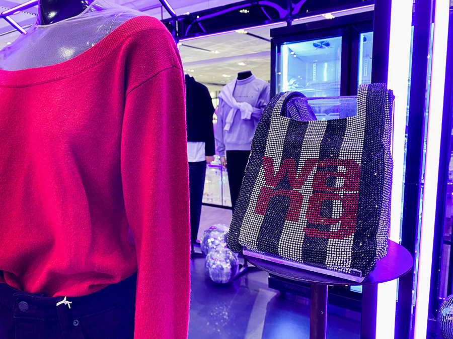 为合作胶囊系列造势，连卡佛和AlexanderWang在成都办了场“派对”