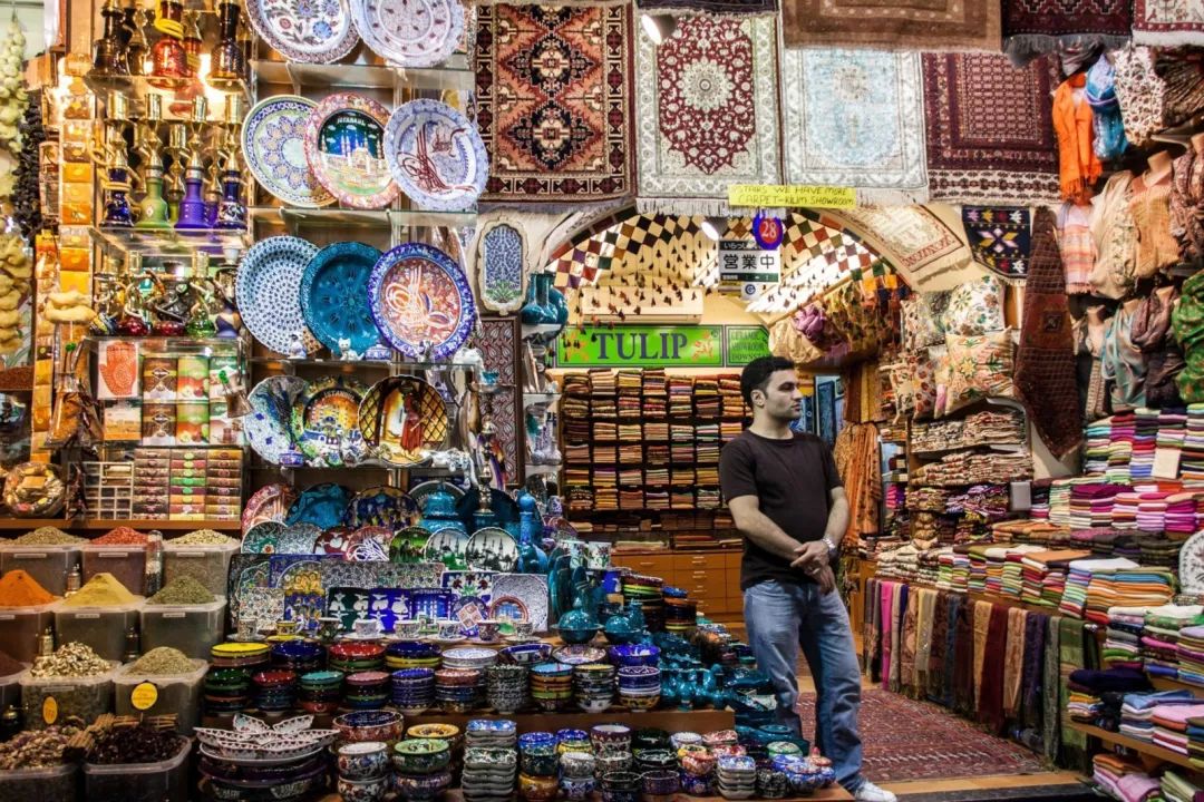 老铺情浓：杂货街坊系烟火