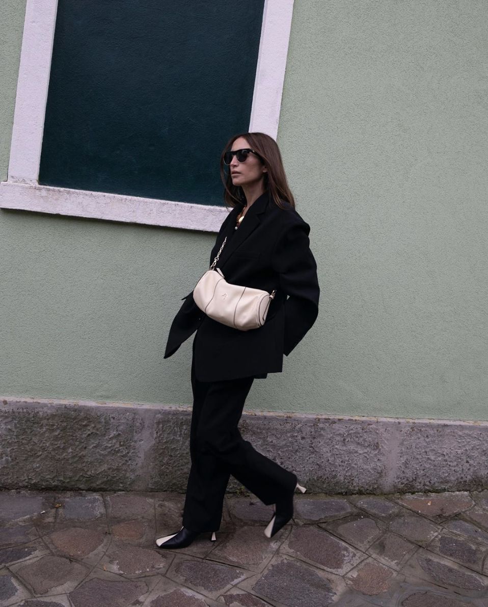 钟楚曦穿的黑色裙子,钟楚曦穿裙子