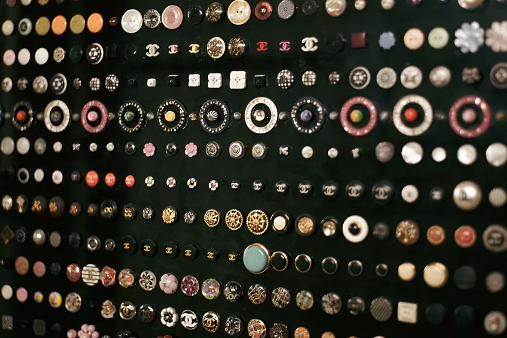 烦死了|你们这些男明星干嘛抢女装穿