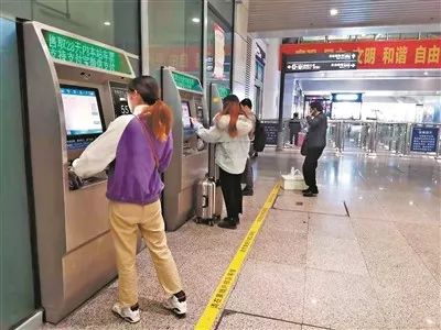 没了！春节高速公路小客车免费；常住人口300万以下城市取消落户限制|听佛山