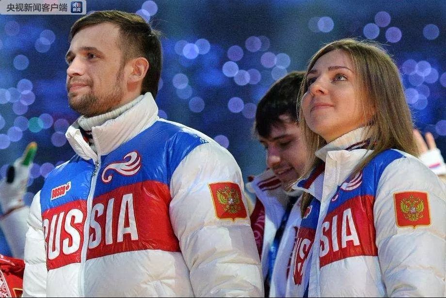 没了！春节高速公路小客车免费；常住人口300万以下城市取消落户限制|听佛山