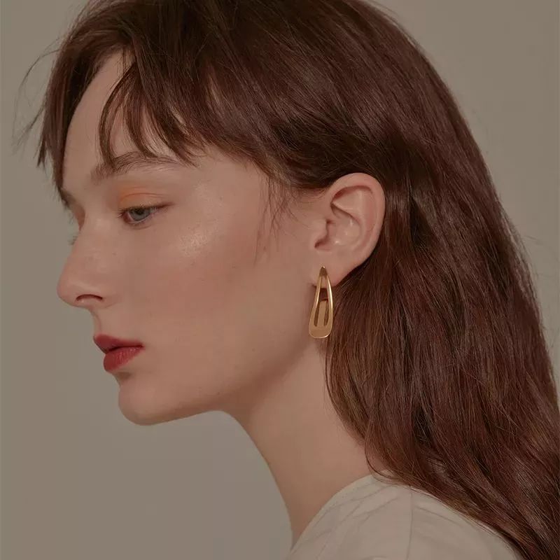 聊时尚|年末想要气场全开，你需要这些点“金”之笔