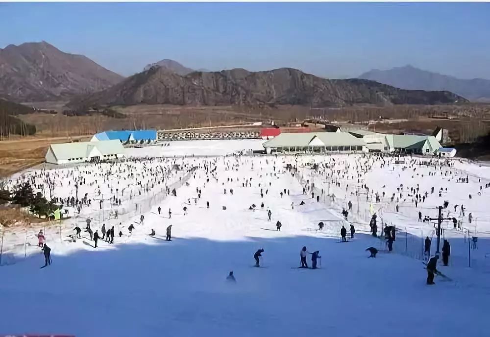 冰雪乐园北京雪圈畅玩,昌平绿洲水乡冰雪乐园