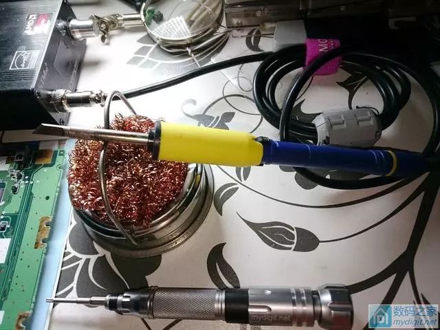 古董级德州仪器图形计算器拆解：竟然还能超频