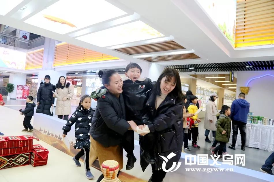 300多位义乌人去了一趟“阿拉伯”，还有些人对着神灯许愿成功