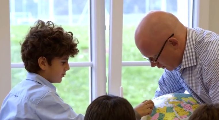 赵文卓女儿在英国上的高中,赵文卓女儿上的是职业学校吗