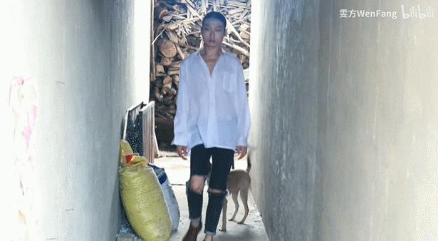 西安农村小伙模仿刘雯走红,农村小伙走秀走红