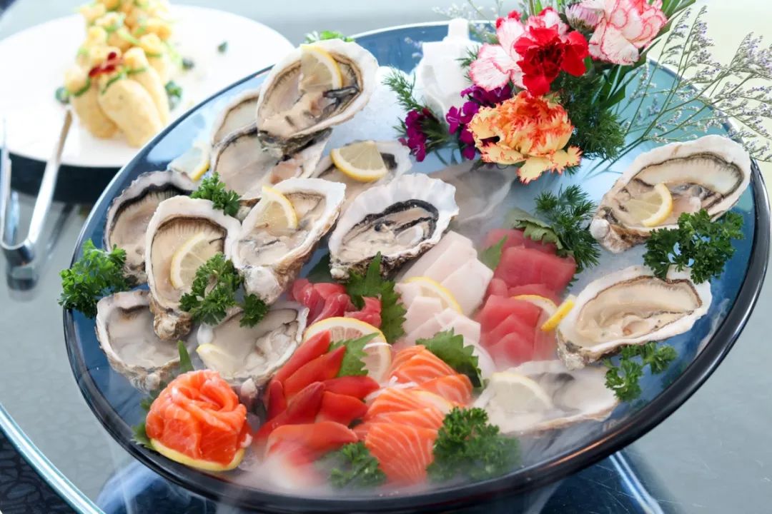 青岛无边泳池温泉度假,一线海景可以泡温泉