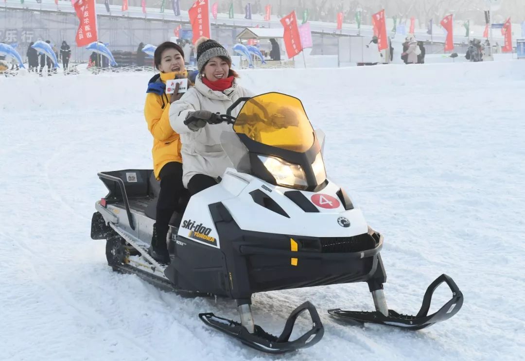 【冰城新闻】哈尔滨又刷屏了！3500万网友隔屏开启冰雪奇缘|ZAKER十城主播深度体验，看看他们有什么推荐↘