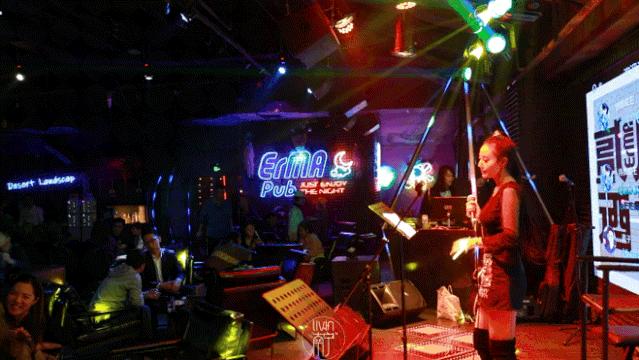 盛天地这间成都来的“网红酒馆”，谢霆锋都打卡了，你还没去过？