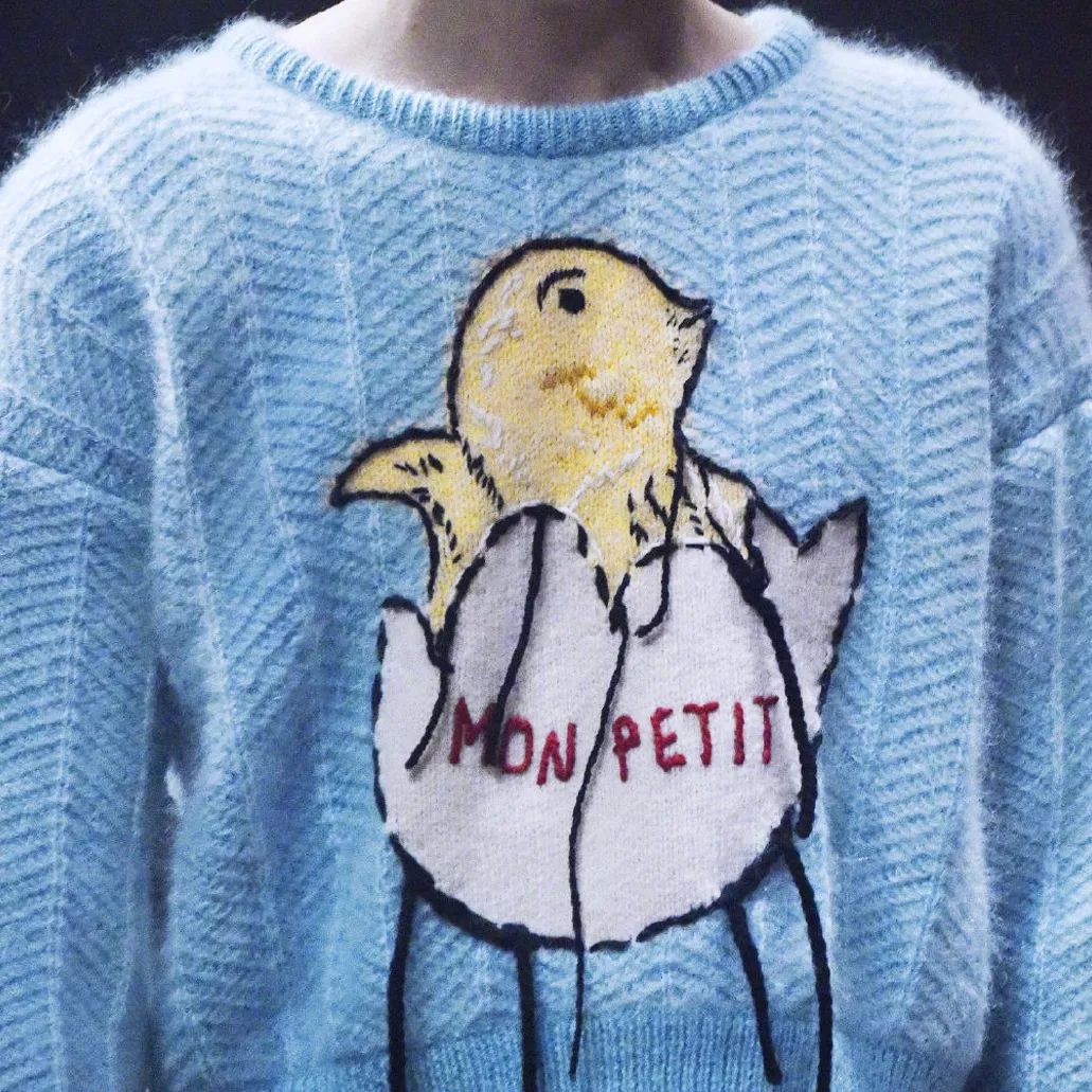 福利来惹！肖战的米老鼠竟没拼过*钟金**仁Gucci大秀浪漫表白？