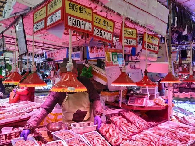 青岛海鲜城螃蟹多少钱一只 (青岛螃蟹今年为啥便宜)