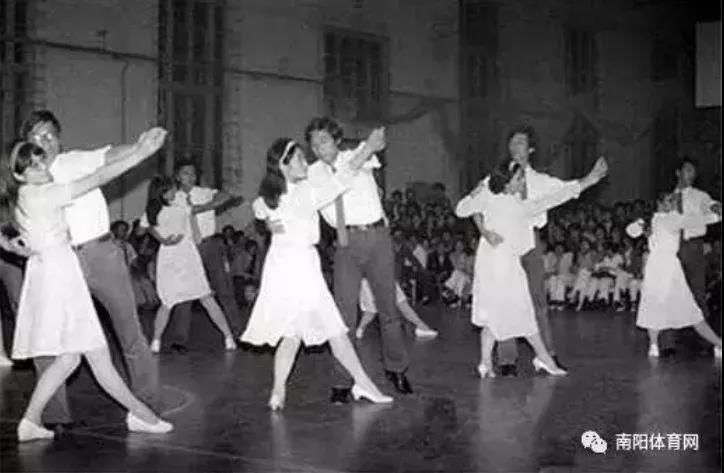 旱冰台球,旱冰台球机关枪