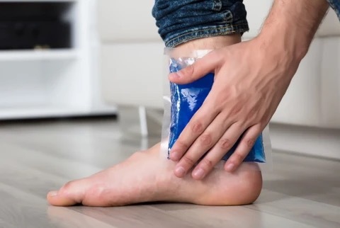 冰敷可以使疼痛消失吗,冰敷可以有助于消肿吗