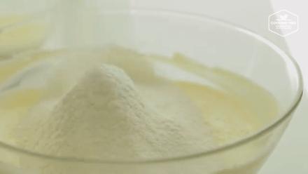 闲着也是闲着好好找点事情做,周末自己做蛋糕