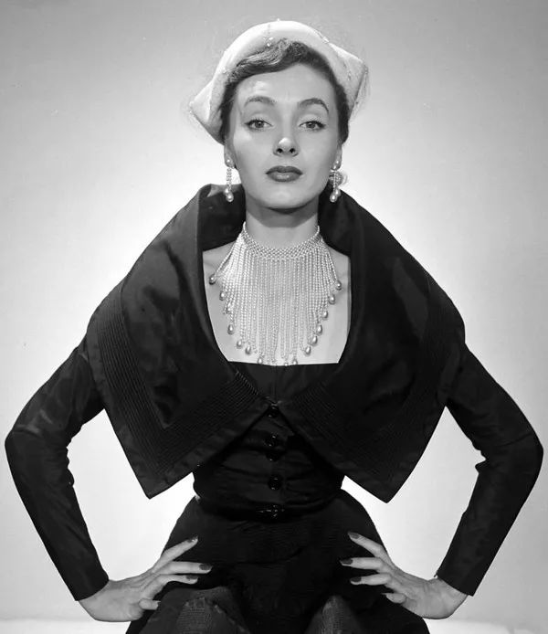 这位香奈儿的死对头，与迪奥先生齐名，打造出最原汁原味的法式优雅