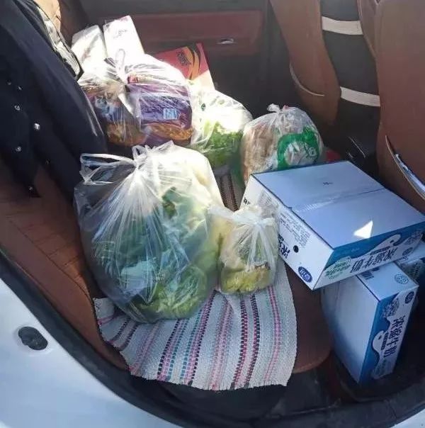 鏉戞敮涔﹀綋涓婃潙鍐呭崠璐ч儙,鏉戜富浠诲府鍐滄埛鐢靛晢甯﹁揣